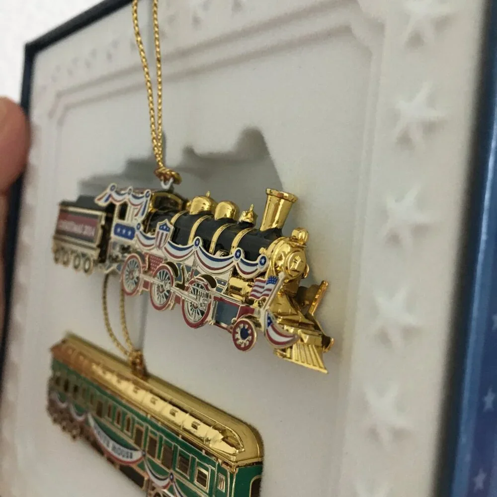 2014 White House Historical Association Christmas Ornament Train NEW!